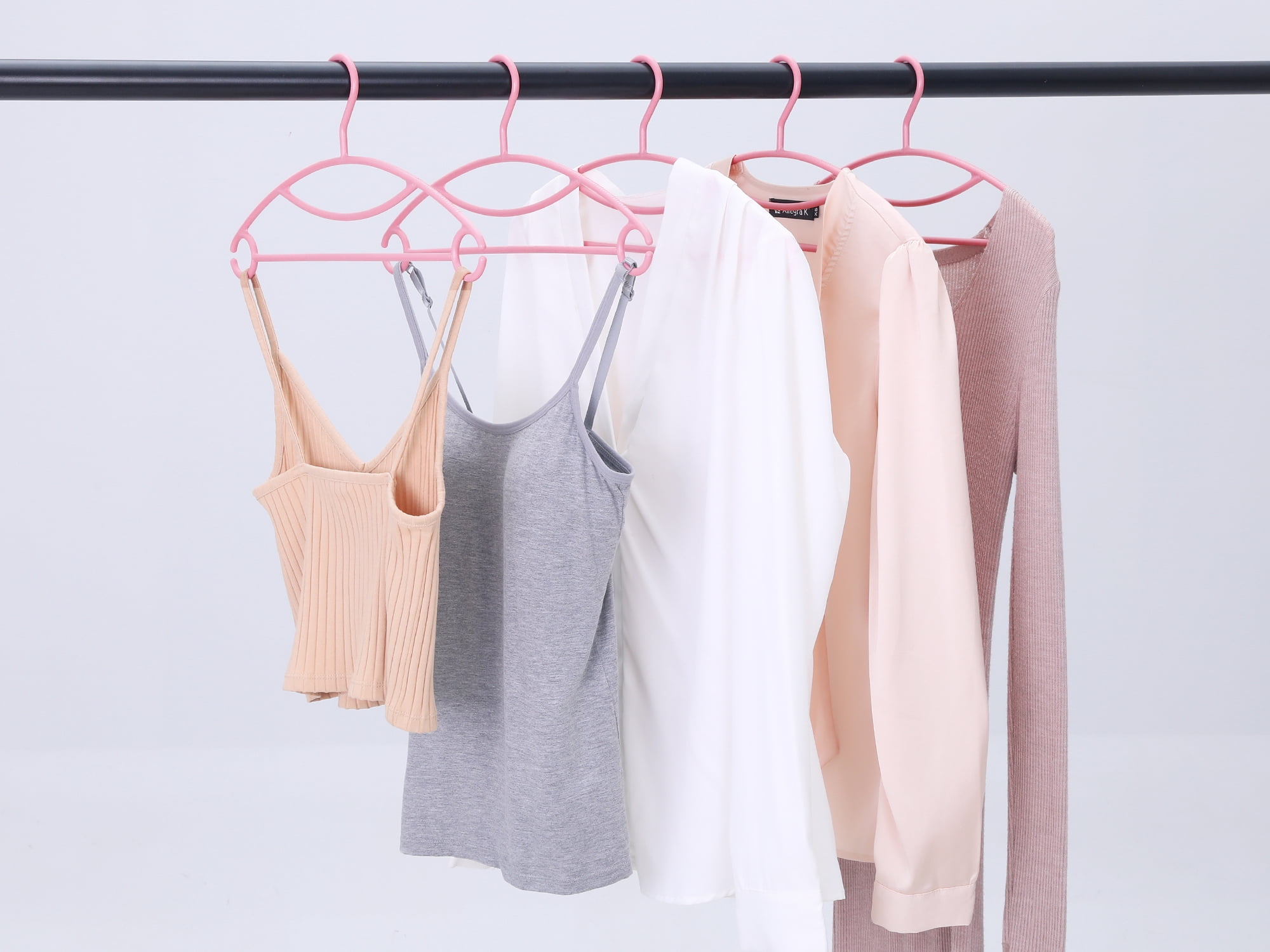 Unique Bargains Plastic Non-Slip Hangers Space Saving Clothes Hangers 30 Packs Pink