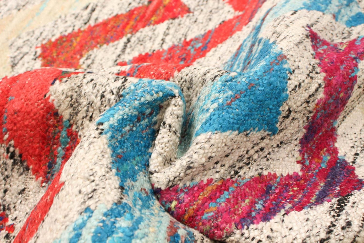 ECARPETGALLERY 5'2" x 7'2" Flat-weaves & Kilims Sari Silk Hand Made Area Rug for Living Room, Dining Room and Bedroom in Ivory