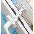 thumbnail image 1 of Limitador de ventana abatible, cerradura de seguridad para bebés, cerradura antipinzamiento, limitador de ventilación, apertura de ventana hacia afuera, madera y aluminio_Lucky_B, 1 of 5