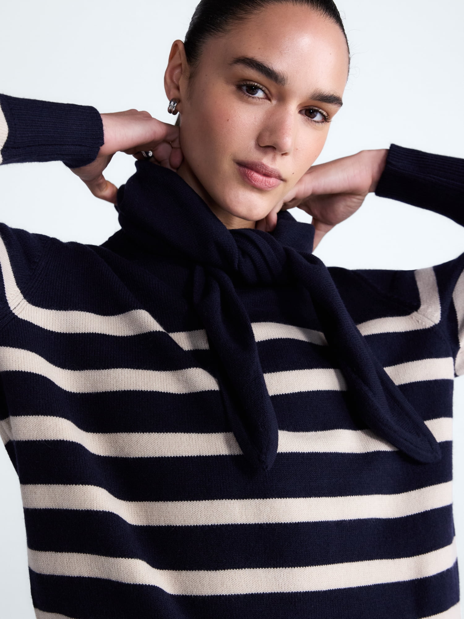 Free Assembly Women's and Women's Plus Cropped Crewneck Sweater with Scarf, Lightweight, Sizes XS-4X