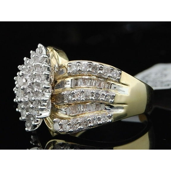 LADIES 10K YELLOW GOLD 1C BAGUETTE DIAMOND CLUSTER RING