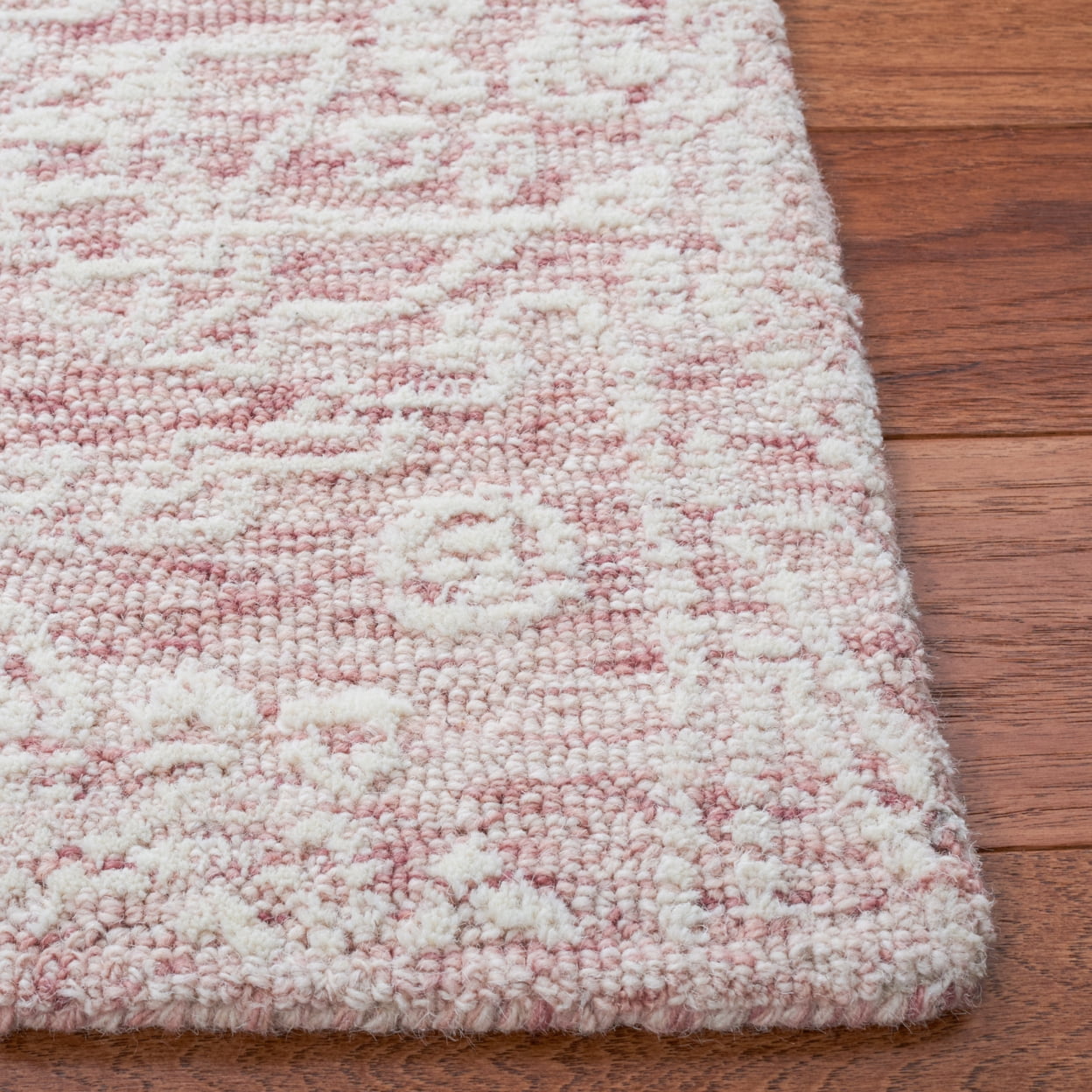 SAFAVIEH Metro Alaois Medallion Area Rug, Pink/Ivory, 6' x 9'