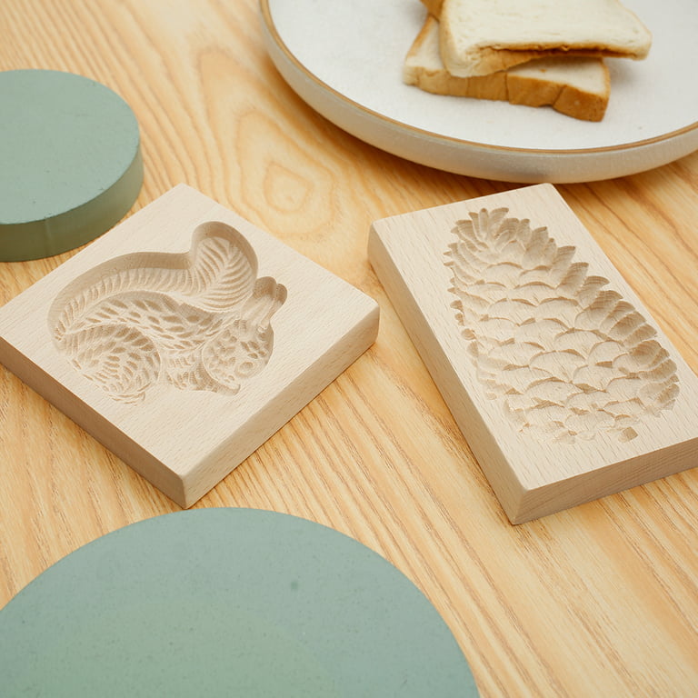 CIVG 2Pcs Squirrel & Pinecone Wooden Cookie Molds for Baking Kitchen Biscuit  Cutter Set 3D Carved Gingerbread Cookie Stamps DIY Shapes Biscuit Press  Stamp Molds for Party Baking Tool 