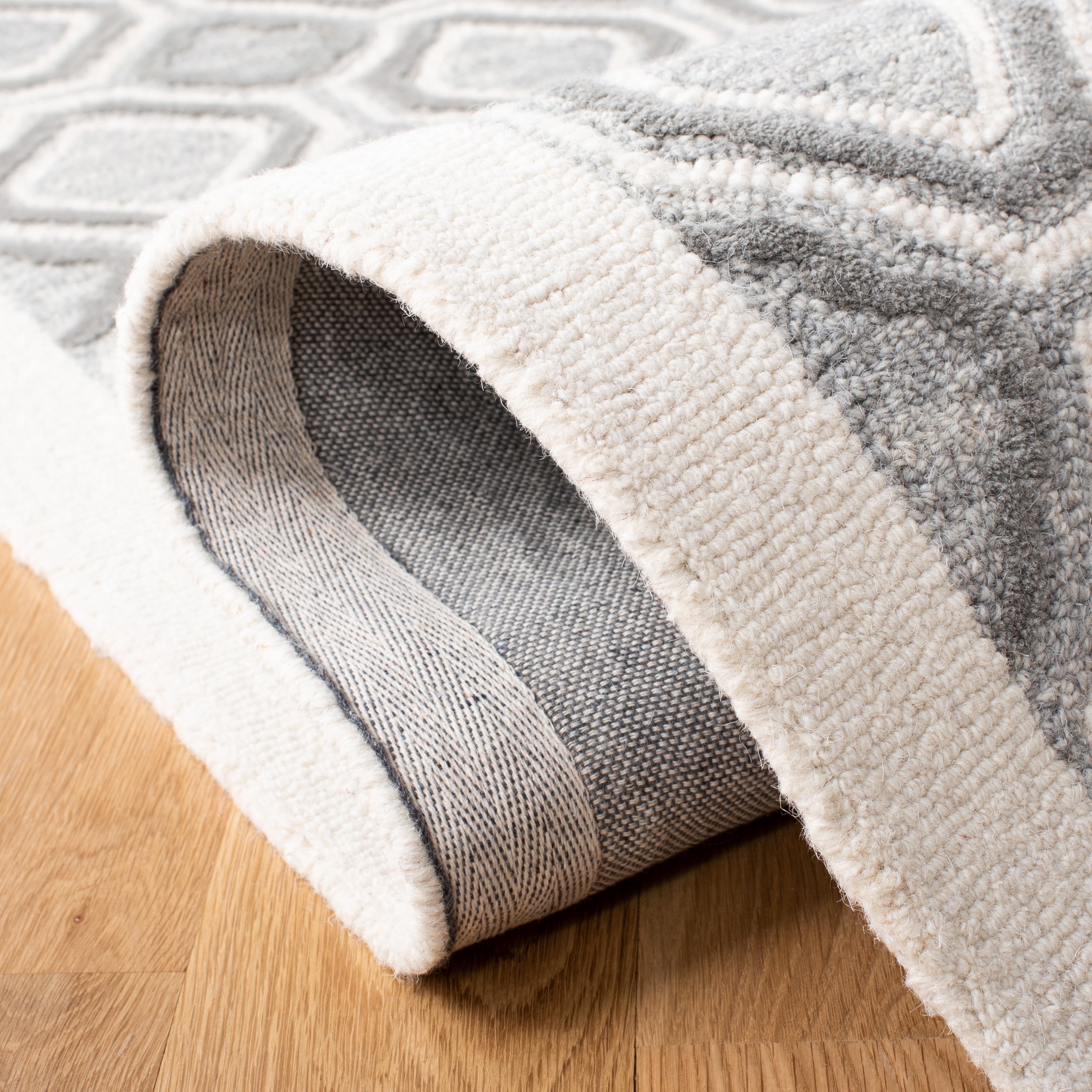 Safavieh Metro Nick Geometric Area Rug, Ivory/Gray, 6' x 6' Square