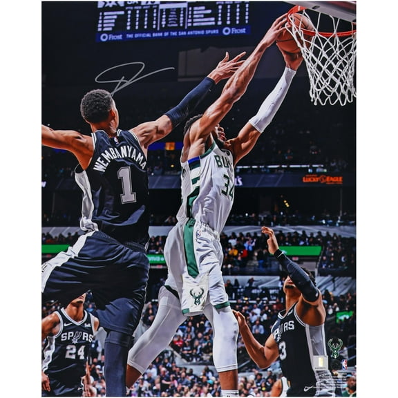 Giannis Antetokounmpo Milwaukee Bucks Autographed 16" x 20" Dunk vs. San Antonio Spurs Photograph - Fanatics Authentic Certified