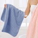 thumbnail image 4 of Toallas de franela de rayas de terciopelo - Toallas de baño súper suaves y absorbentes (pack de 3, 35x75cm) - Gris, Rosa, Azul, Blanco, 4 of 5
