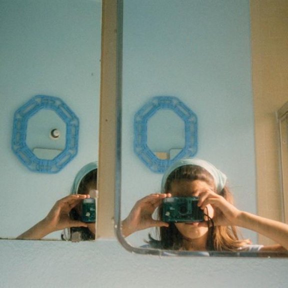 Pre-Owned Anne Collier: Women with Cameras (Self Portrait) (Paperback)