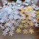 thumbnail image 2 of 200 piezas/300 piezas de copos de nieve artificiales para decoración navideña, material de decoración para bodas y Navidad hecho a mano para el hogar, 2 of 5