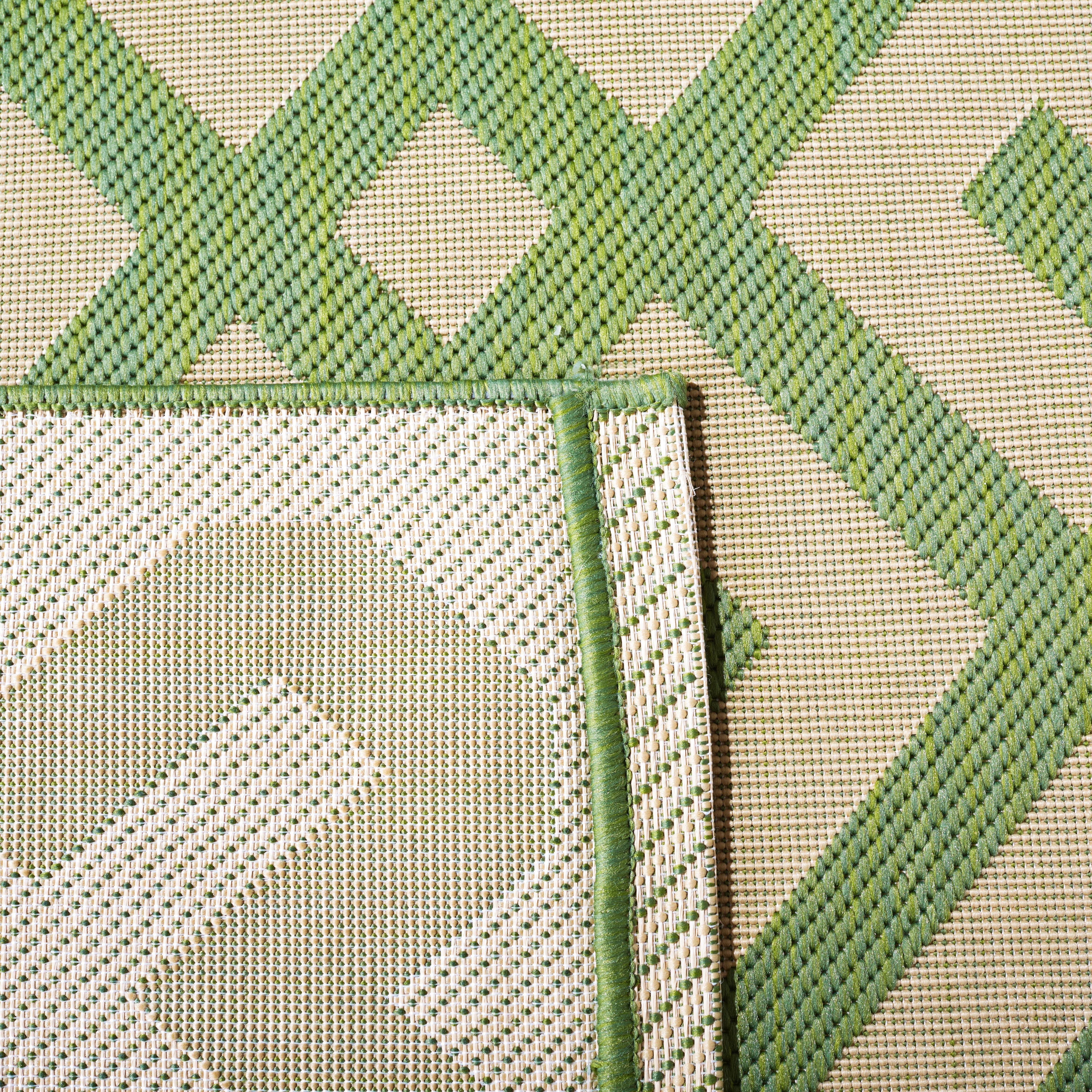 Safavieh Courtyard Alvin Geometric Indoor/Outdoor Area Rug, Beige/Green, 9' x 12'