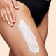 thumbnail image 4 of Crema para estrías Clarins Body Partner para el embarazo, 4 of 5