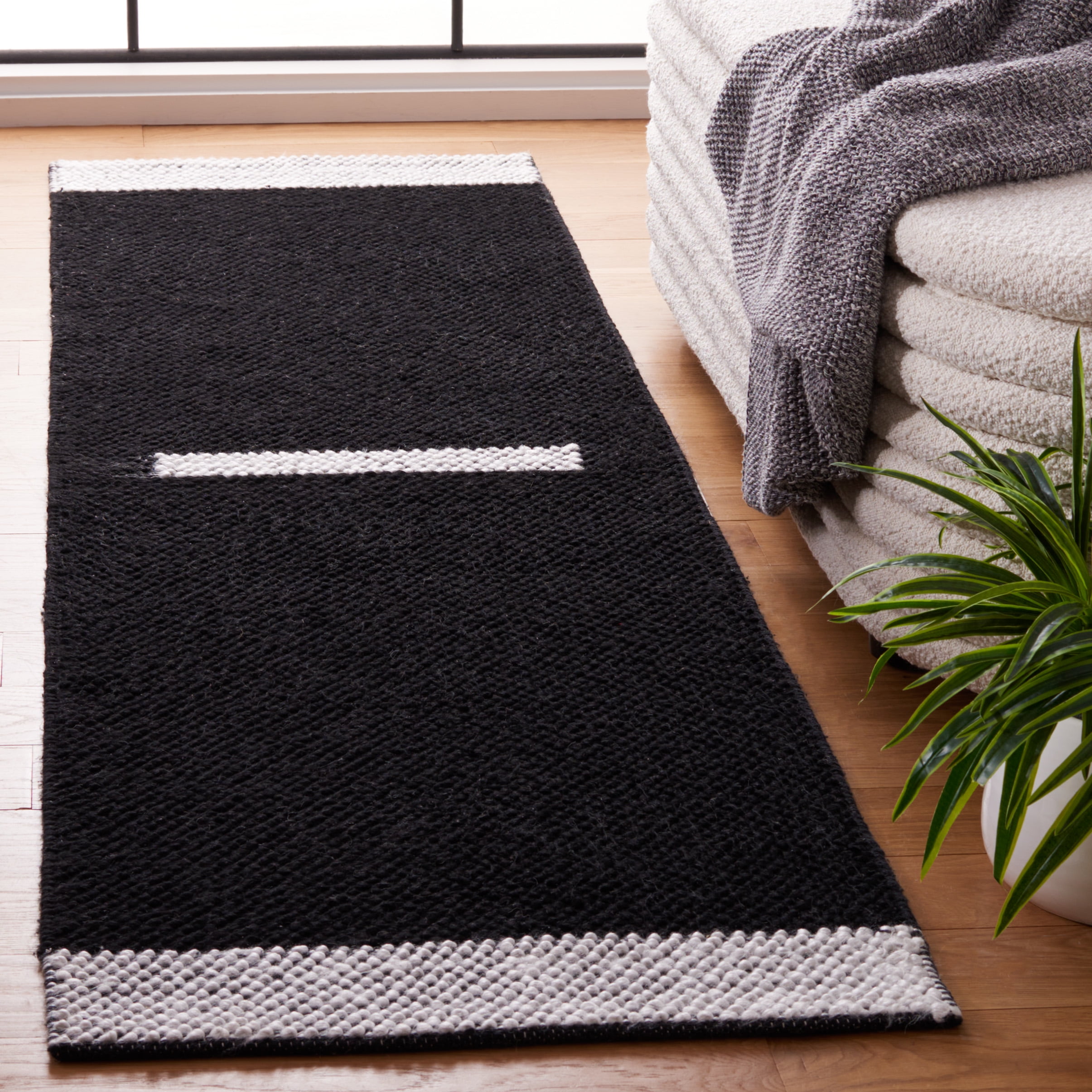 SAFAVIEH Natura Marina Striped Wool Runner Rug, Black/Ivory, 2'3" x 8'