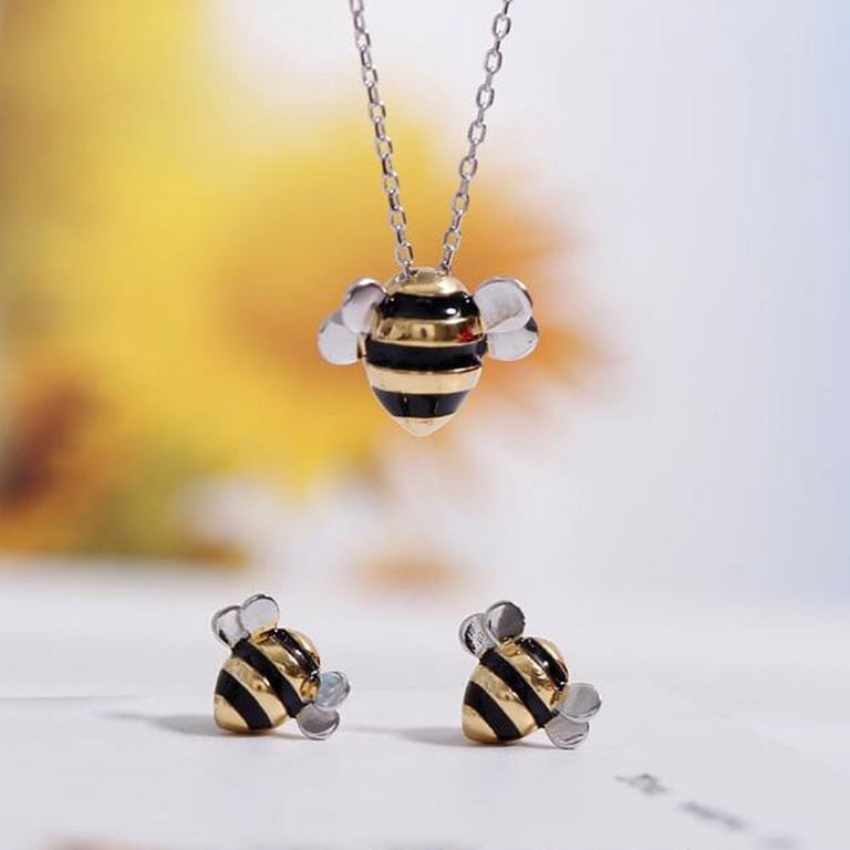 Cute Bee & Honeycomb Pendant Necklace For Women & Men - Lovely Animal Jewelry Gift