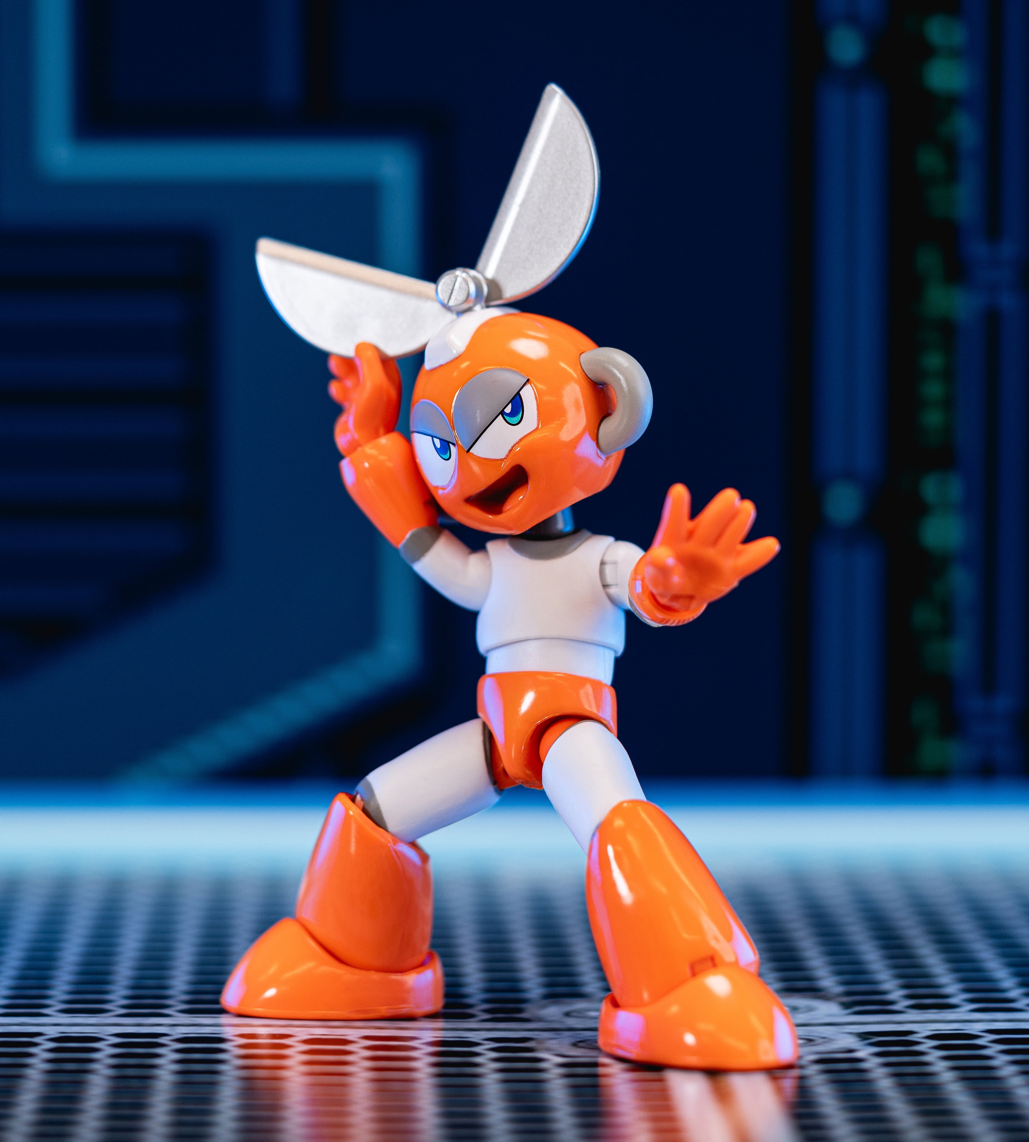 Jada Mega Man 4" Cut Man 1:12 Scale Action Figure, Wave 2 – 15+ Points of Articulation, Alternate Hands & Head, Rolling Cutter Accessory