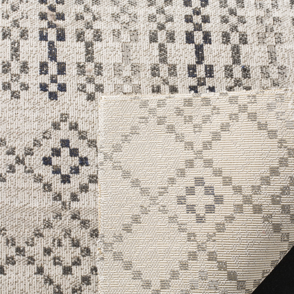 Safavieh Montage Faith Geometric Area Rug or Runner