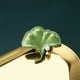 thumbnail image 1 of Broche de flores verdes | Diseño de colgante 2 en 1 | Acento perlado | Material de aleación | Caja de regalo incluida | Elegante accesorio para el Día de la Madre, días festivos y eventos especiales, 1 of 6