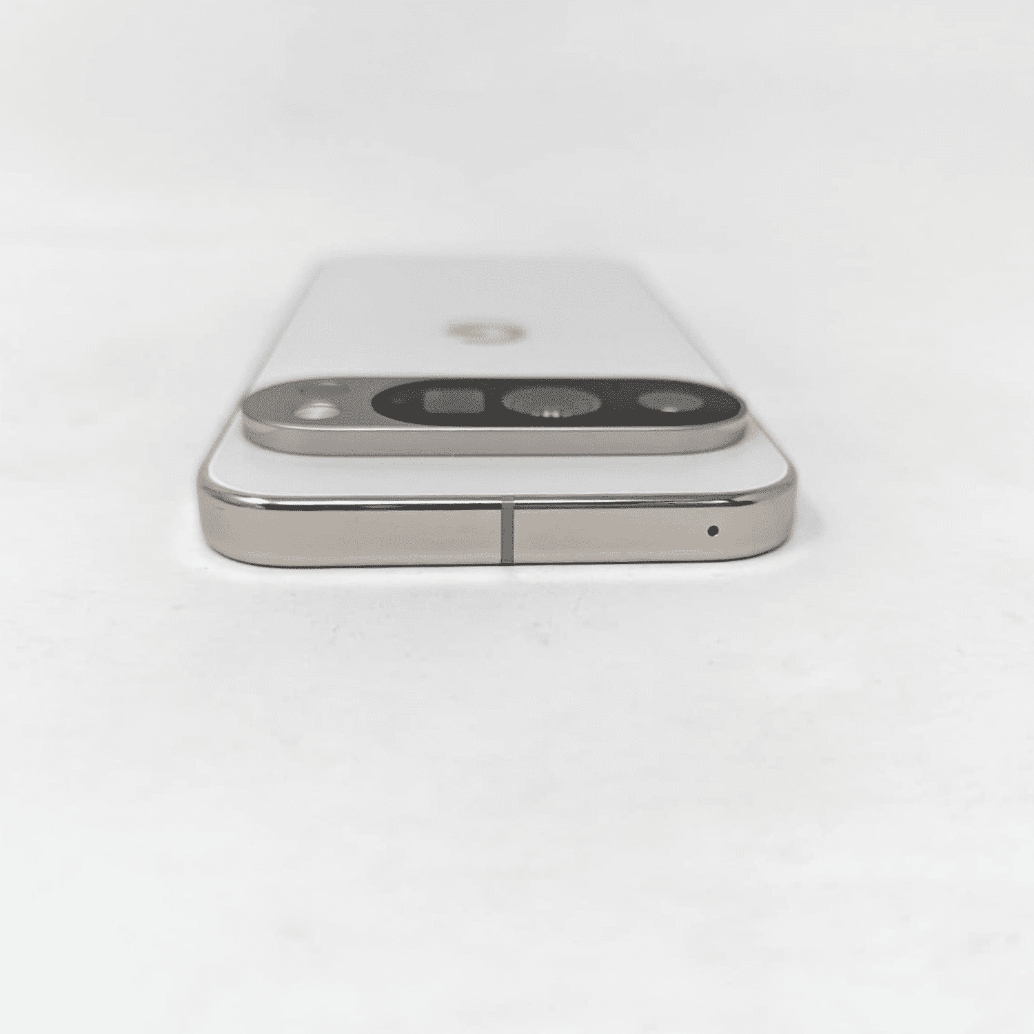 Google Pixel 10 Pro 5G 128GB G4QUR USA Factory Unlocked 6.3" 16GB RAM Smartphone - Porcelain