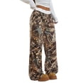 thumbnail image 3 of Pantalones harem informales elásticos de pierna ancha con cintura y estampado de camuflaje de hoja de arce for mujer, 3 of 5