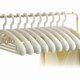 thumbnail image 1 of Extra breda plastgalgar, 10-pack skjortgalgar, halkfria vita, 1 of 5