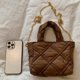 thumbnail image 2 of Bolsos de mujer Bolso tote de hilo bordado acolchado Ocio diario (Marrón S), 2 of 3