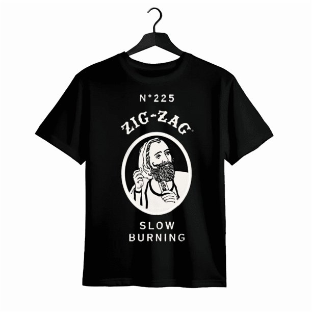 Camiseta negra con estampado artístico 100% algodón, diseño único y calidad prémium.
