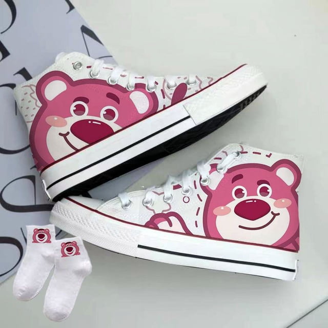 2025 nuevos zapatos de lona de oso de fresa de punto de primavera y verano para niñas estudiantes lindos zapatos deportivos de oso tendencia de otoño