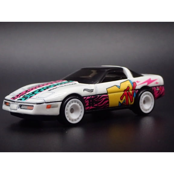 Open Box 1984-1996 C4 CHEVY CHEVROLET CORVETTE MTV 1:64 SCALE DIORAMA DIECAST MODEL CAR