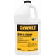 thumbnail image 1 of Aceite para motosierra DEWALT biodegradable de 3,78 L de alto rendimiento, 1 of 2