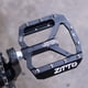 thumbnail image 2 of Greeniant ZTTO 1 par de pedales planos de bicicleta L7U rodamiento antideslizante pedales de color sólido ciclismo de montaña piezas de accesorios Ciclismo Negro Greeniant OD002841-01B, 2 of 6