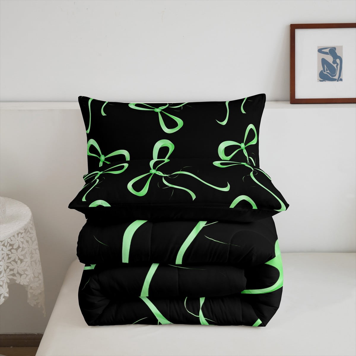 モンスターハイ　布団 Mattel Monster High Twin/Full Reversible Plush Comforter Set
