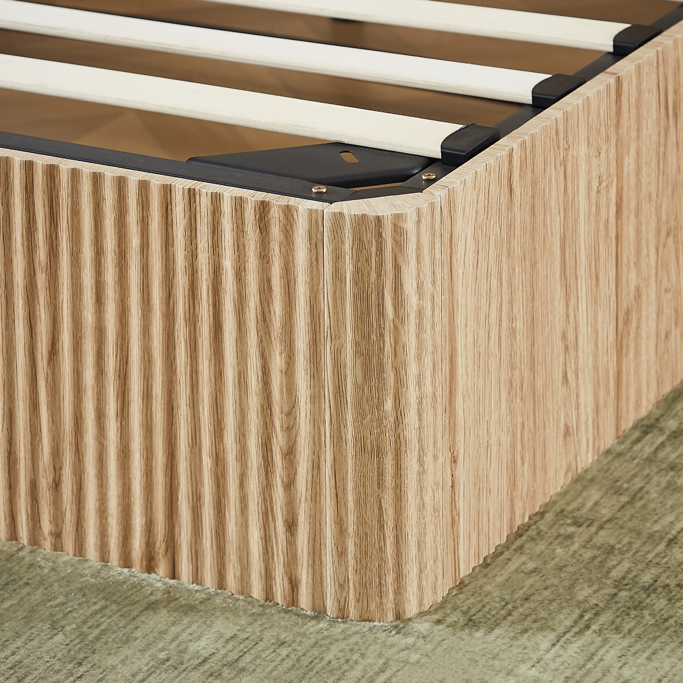 Noble House Modern Lift-Up Storage Bed Frame with Wooden Corrugated Curved Lines, Queen Size, Oak