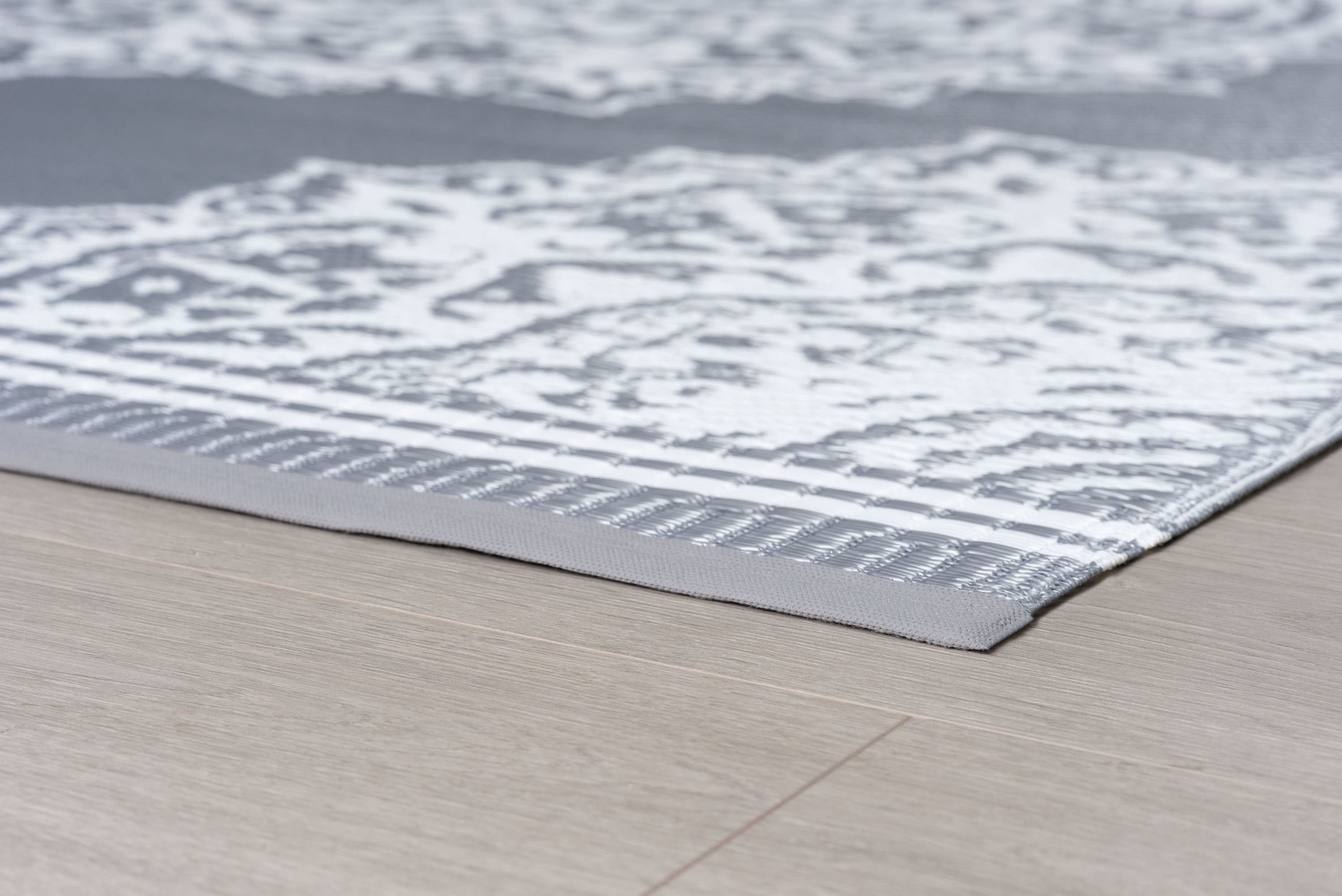 8x10 Reversible Gray Polypropylene Outdoor Medallion Area Rug