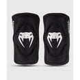 thumbnail image 2 of Rodilleras Venum Gel Kontact Negro/Plata Talla XS, 2 of 3