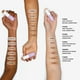 thumbnail image 4 of Iluminador de maquillaje y bronceador en barra JOAH Crystal Glow, 4 of 9