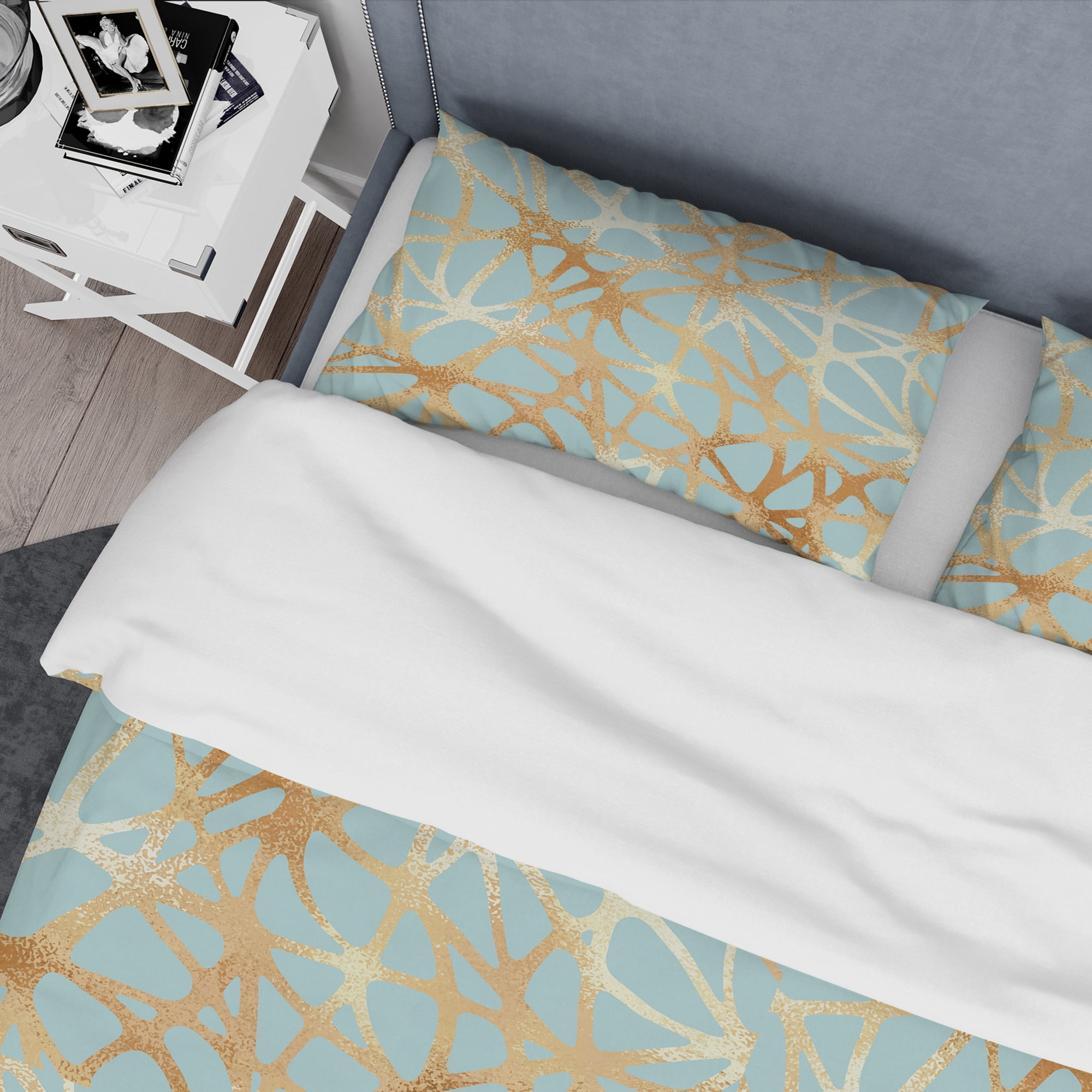 Designart 'Golden Luxury Metallic Geometrics IV' Mid-Century Modern Duvet Cover Set