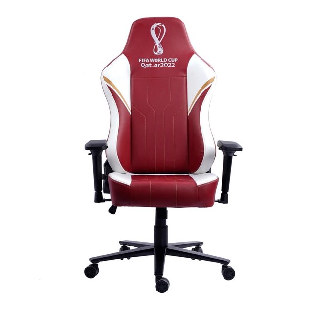silla gamer oficial qatar22 cheeckpoint dx-3000 lx roja con logo FIFA Qatar 2022 en respaldo alto, espuma de alta densidad moldeada, paneles laterales blancos y acentos dorados, costuras verticales visibles, apoyabrazos 4D negros ajustables en altura, ángulo y posición, base negra con ruedas sobre fondo blanco. Suele usarse también como silla de escritorio para estaciones de juego o trabajo.