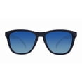 thumbnail image 2 of Gafas de sol goodr OG con armazón azul marino y lentes degradadas azules, 2 of 8
