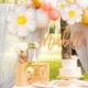 thumbnail image 4 of Paquete de 10 globos de margaritas, globos de flores blancas, globos de aluminio, bonitos accesorios para decoración de fotos, fiesta de cumpleaños, boda, ducha (3 tamaños), 4 of 5