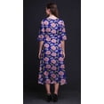thumbnail image 3 of Bimba Robe Mi-Longue Classique en Coton Bleu à Imprimé Floral Oeillet et Marguerite à Manches Courtes avec Poches, Coupe Droite Asymétrique - Moyen, 3 of 4