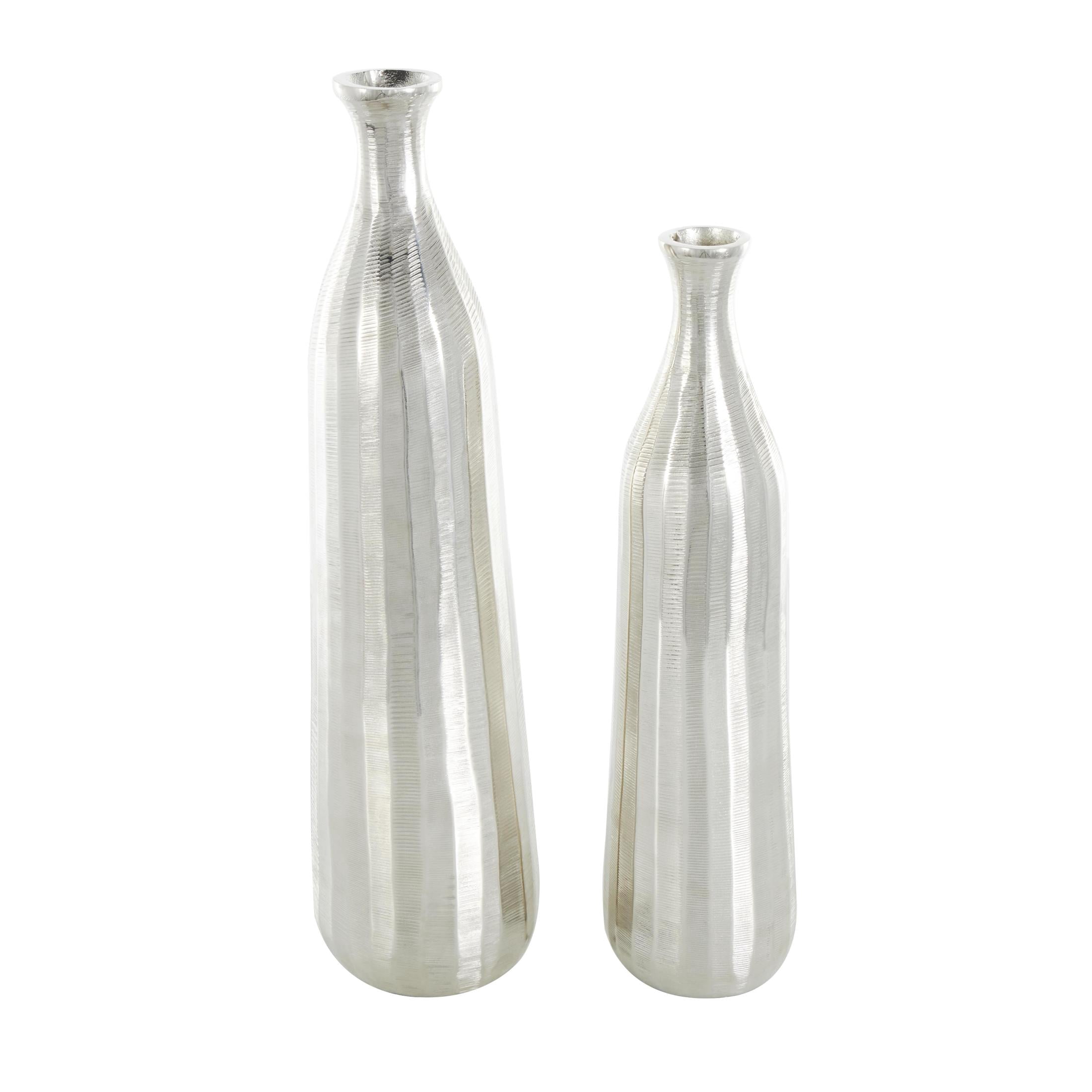 DecMode 20", 16"H Silver Aluminum Metal Vase with Wavy Accents and Textured Ridges, Set of 2