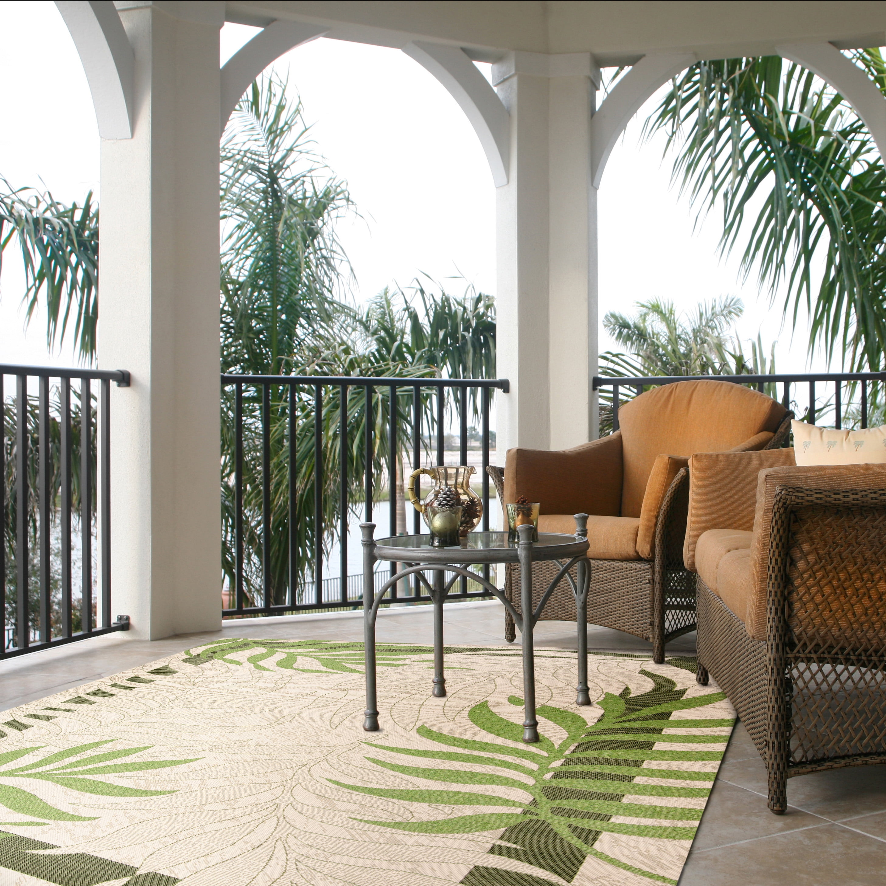 Safavieh Courtyard Cailyn Floral Indoor/Outdoor Area Rug, Cream/Green, 5'3" x 7'7"