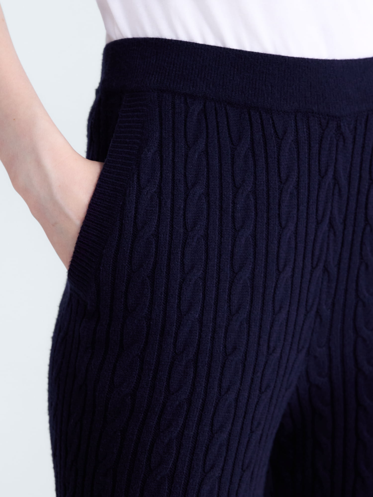 Free Assembly Women's and Women's Plus Cozy Yarn Cable Knit Sweatpants, 28.5" Inseam, Sizes XS-4X