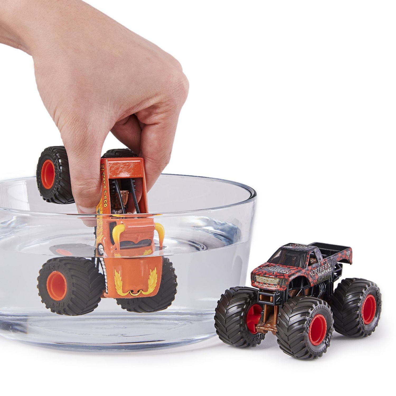 Monster Jam, Coffret de 2 monster trucks officiels en métal moulé El Toro Loco vs Northern Nightmare qui changent de couleur, échelle 1:64