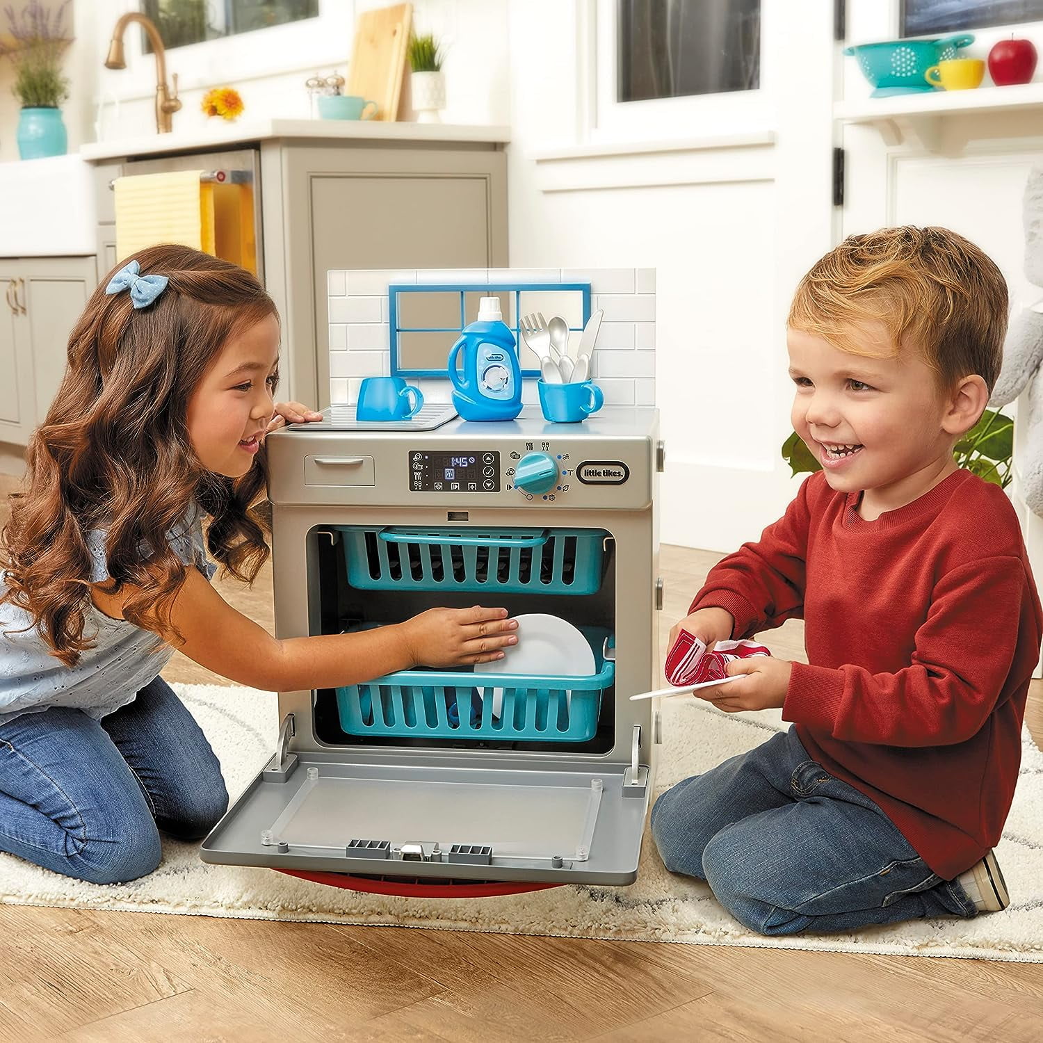 Little Tikes First Dishwasher, Pretend Play Appliance with 14 Kitchen Accessories, Kids Ages 2+