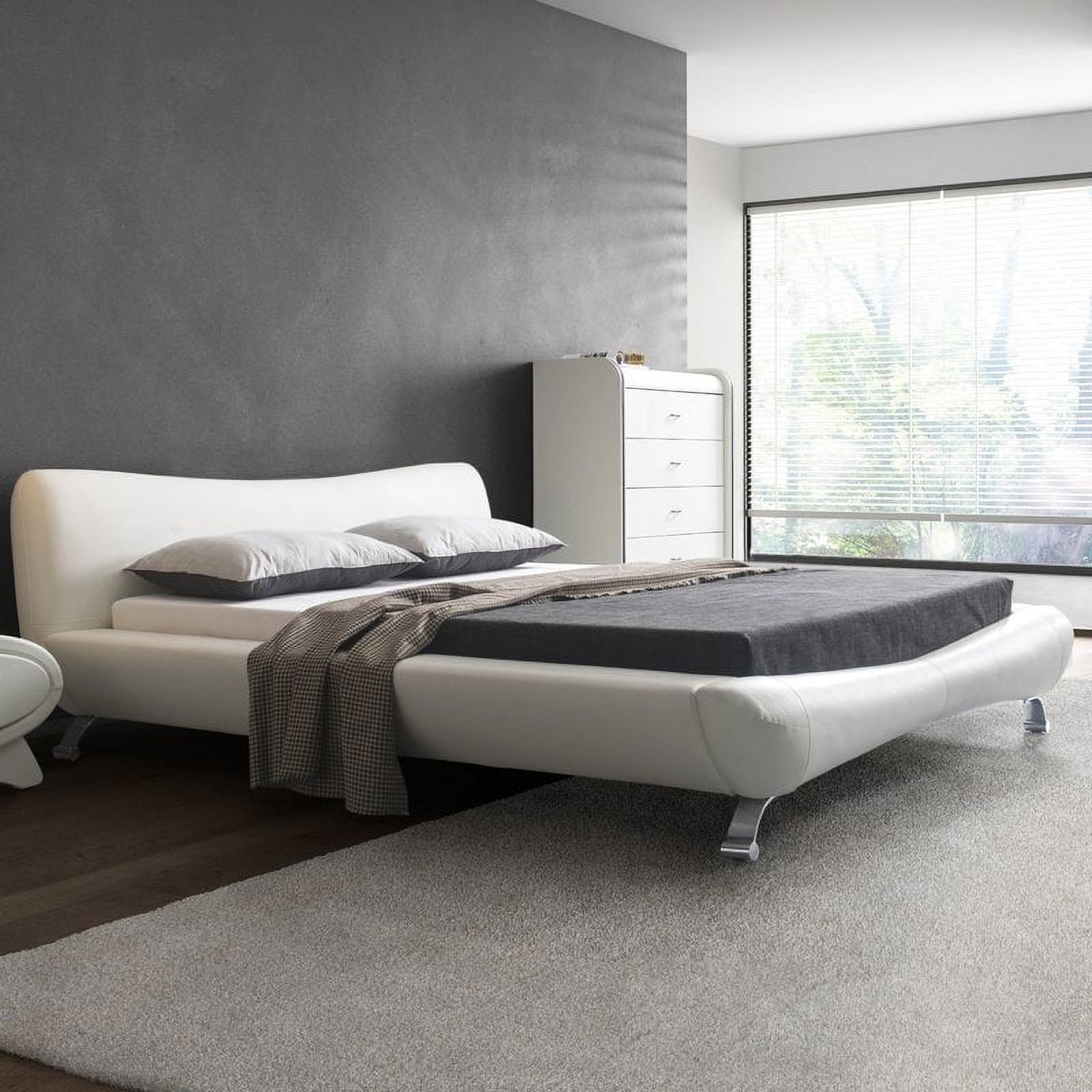 US Pride Furniture™ Meir Faux leather Upholstered Platform Bed, White, Queen