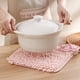 thumbnail image 3 of Toalla de mano colgante de chenilla, de secado rápido, suave, absorbente, con bola de pelo y cuerda para colgar, ideal para el hogar, el baño y la cocina., 3 of 8