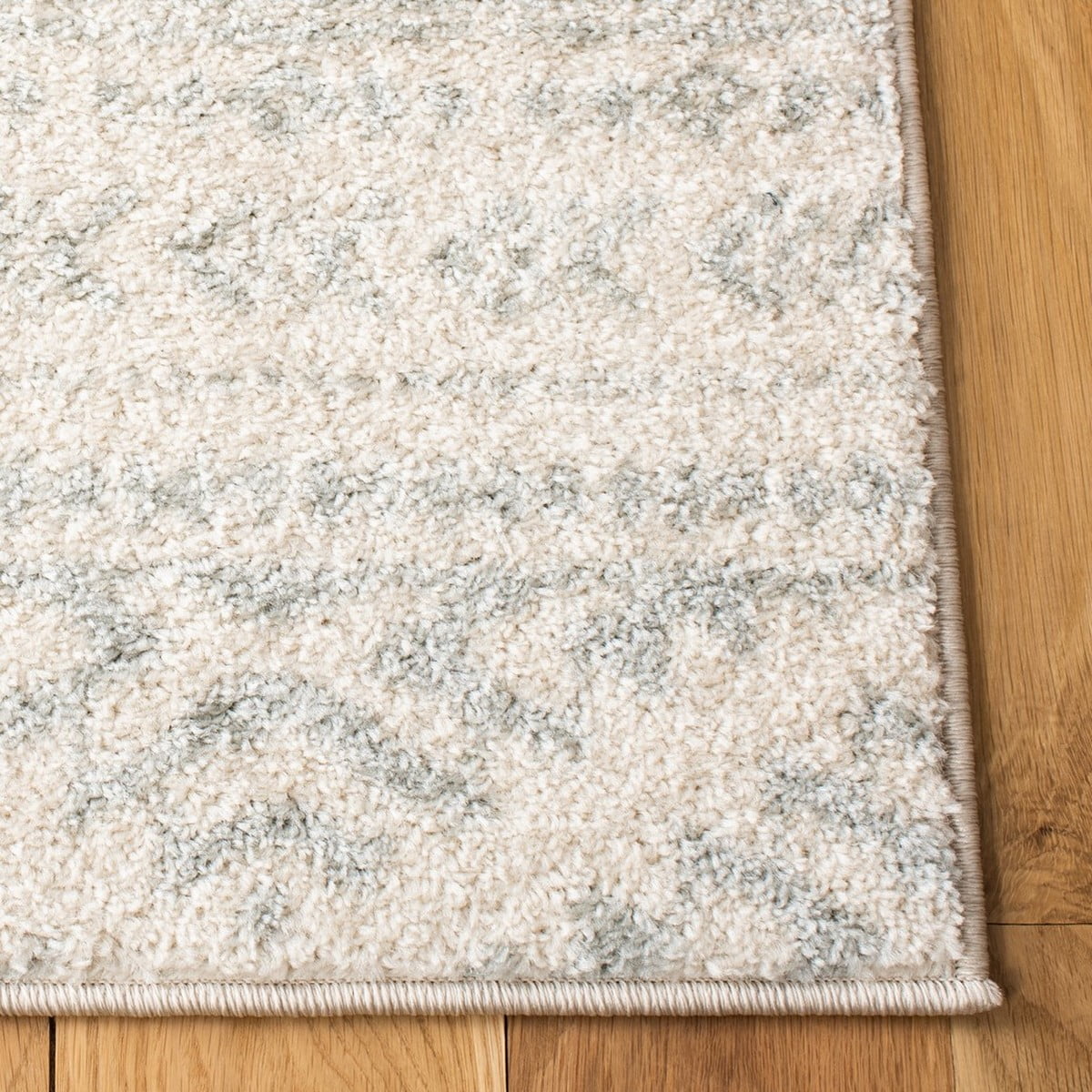 SAFAVIEH Tulum Lakisha Distressed Southwestern Area Rug, 8' x 10', Ivory/Light Grey