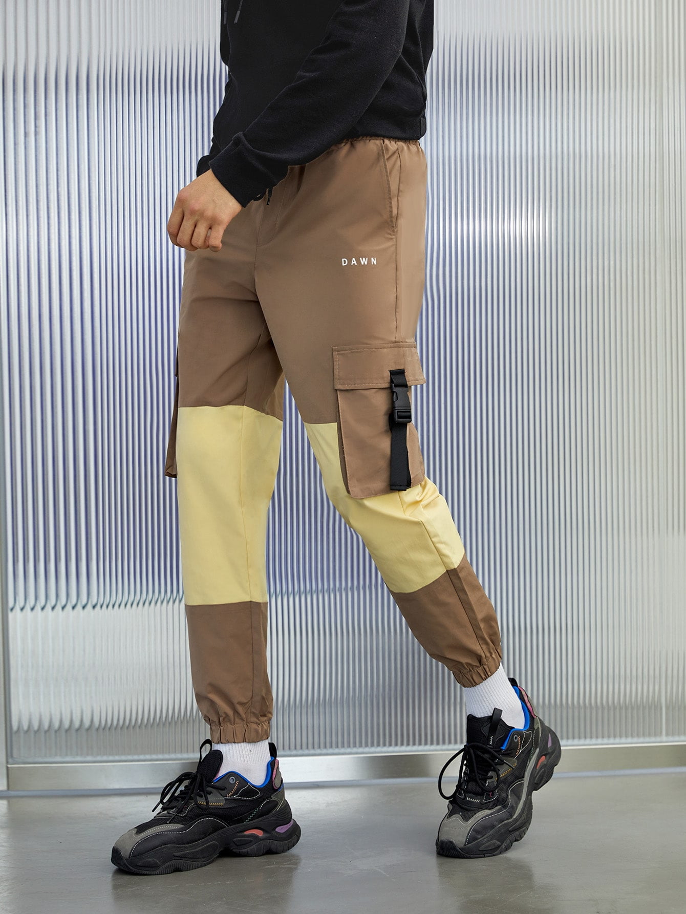 Flap Pocket Buckle Cargo Pants 