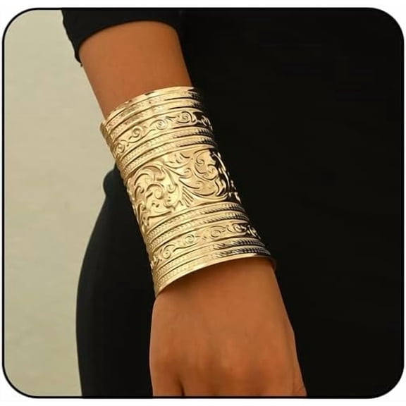 Chunky Gold Cuff Bangle Bracelets for Women Vintage Boho Wide Bracelet Irregular Statement Bracelet Fashion Open Cuff Bracelets Thick Arm Golded Bangle for Women
