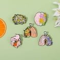 thumbnail image 2 of Broche de cerebro rosa, hueso, pecho, pulmón, insignia de metal, órganos humanos, flores, antiluz, 2 of 6