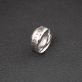 thumbnail image 4 of Anillo de acero de titanio Luen, anillo vintage con texto vikingo nórdico para hombre, 4 of 4